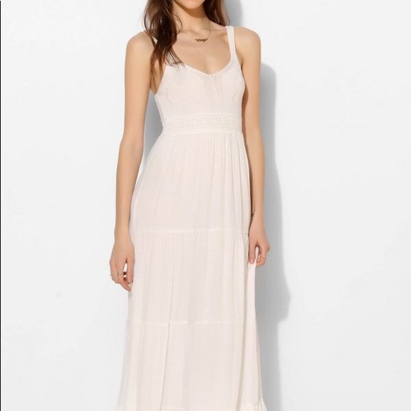 urban outfitters white maxi dress